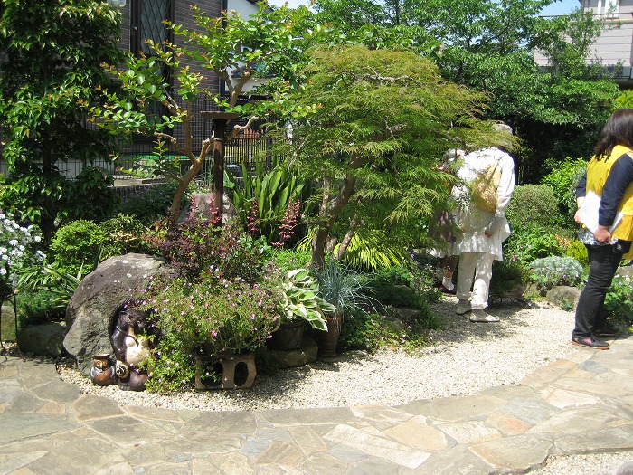 神戸市北区生野高原　尾久土庭